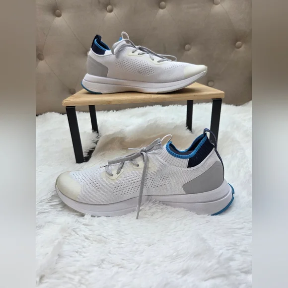 Lacoste Run Spin Knit Sneakers White Blue Athletic Shoes Size 8 - Picture 2 of 11